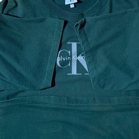 1990's Calvin Klein made in usa Tee