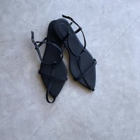 クロスストラップサンダル