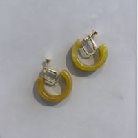 アクリルC型イヤリング