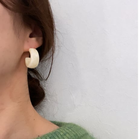 C型ピアス