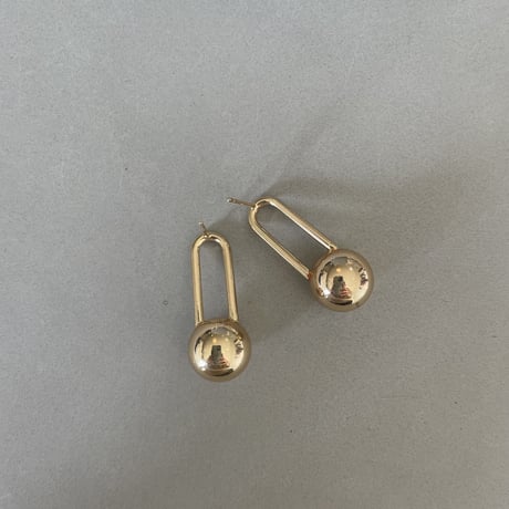 ボールピアス