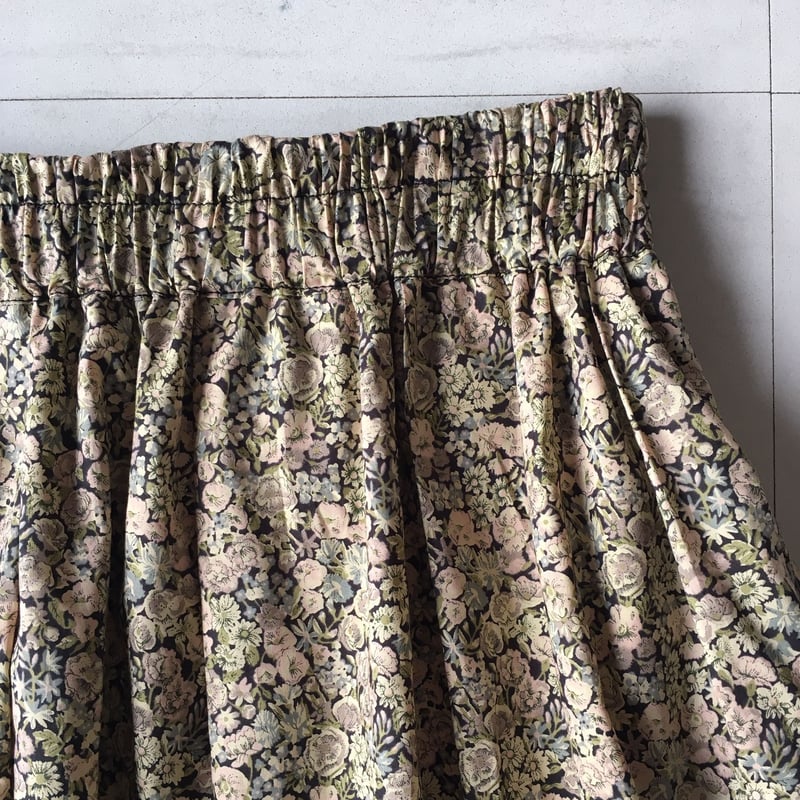 k-66 】 タックギャザースカート リバティプリント chive(チャイブ  