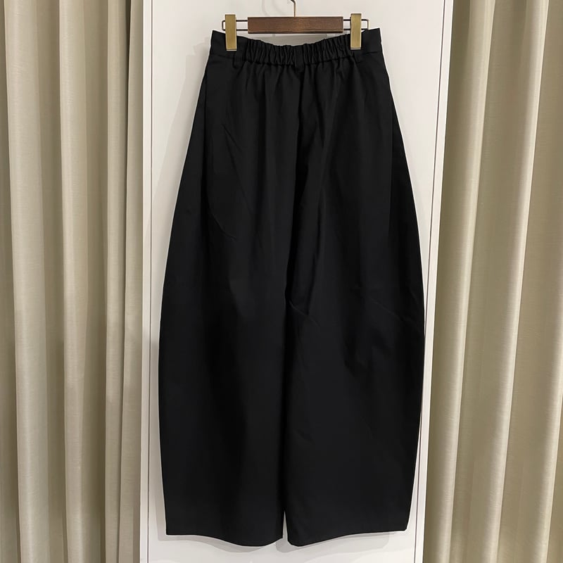 本発 9/23ライブ① サイドタックコクーンパンツ (アミュエルロゼッタ