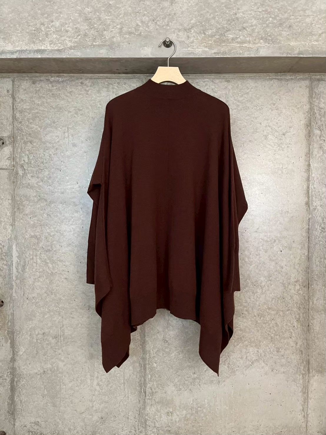 新品✨FENNELバイカラー　ハイネックニット　ポンチョ cjfj115018.jpg