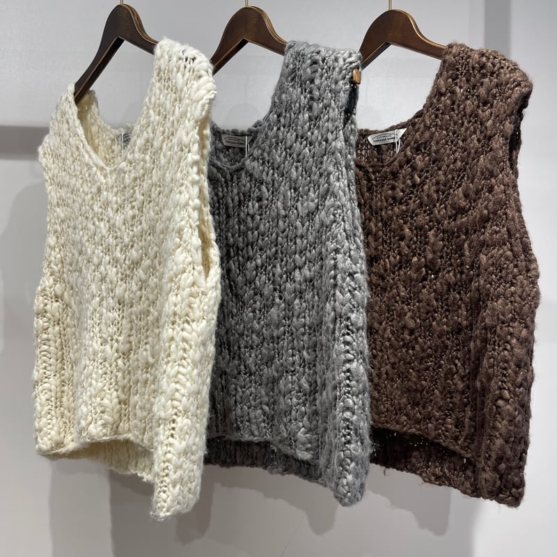 10/22ライブ① Vネックニットベスト (トラッツォドンナ 6264-585