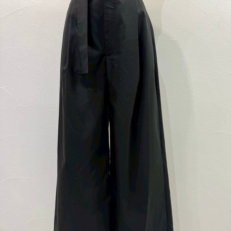 【新品タグ付】iore イオレ ベルパンツ34 IORE イオレ BELLE PANTS ベルパンツ 34