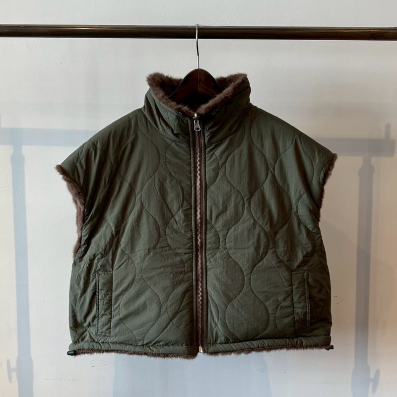 epa 新品未使用タグ付き ボア×キルティングのリバーシブルベスト CASA FLINE（カーサフライン）の「キルティングボアリバーシブル