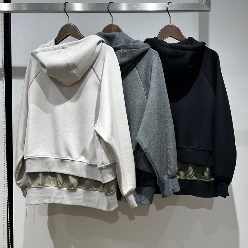 11/1ライブ② 裾重ねパーカー (ピアッチェーレ P45554