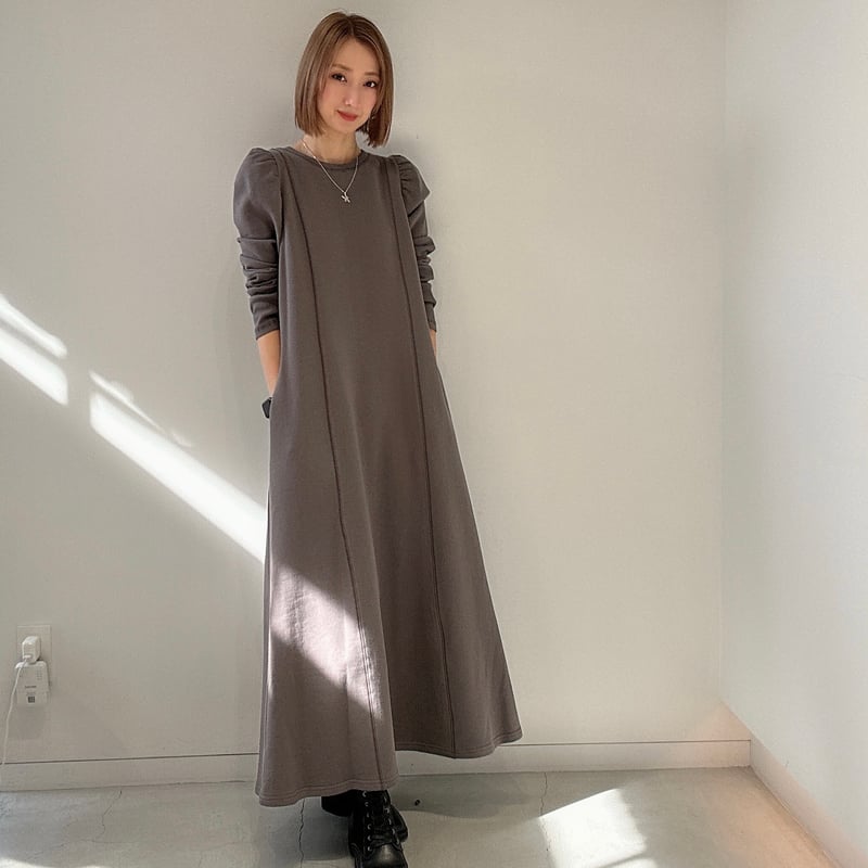 11/10インスタライブ パワーショルダーワンピース (トラノイ 203R410