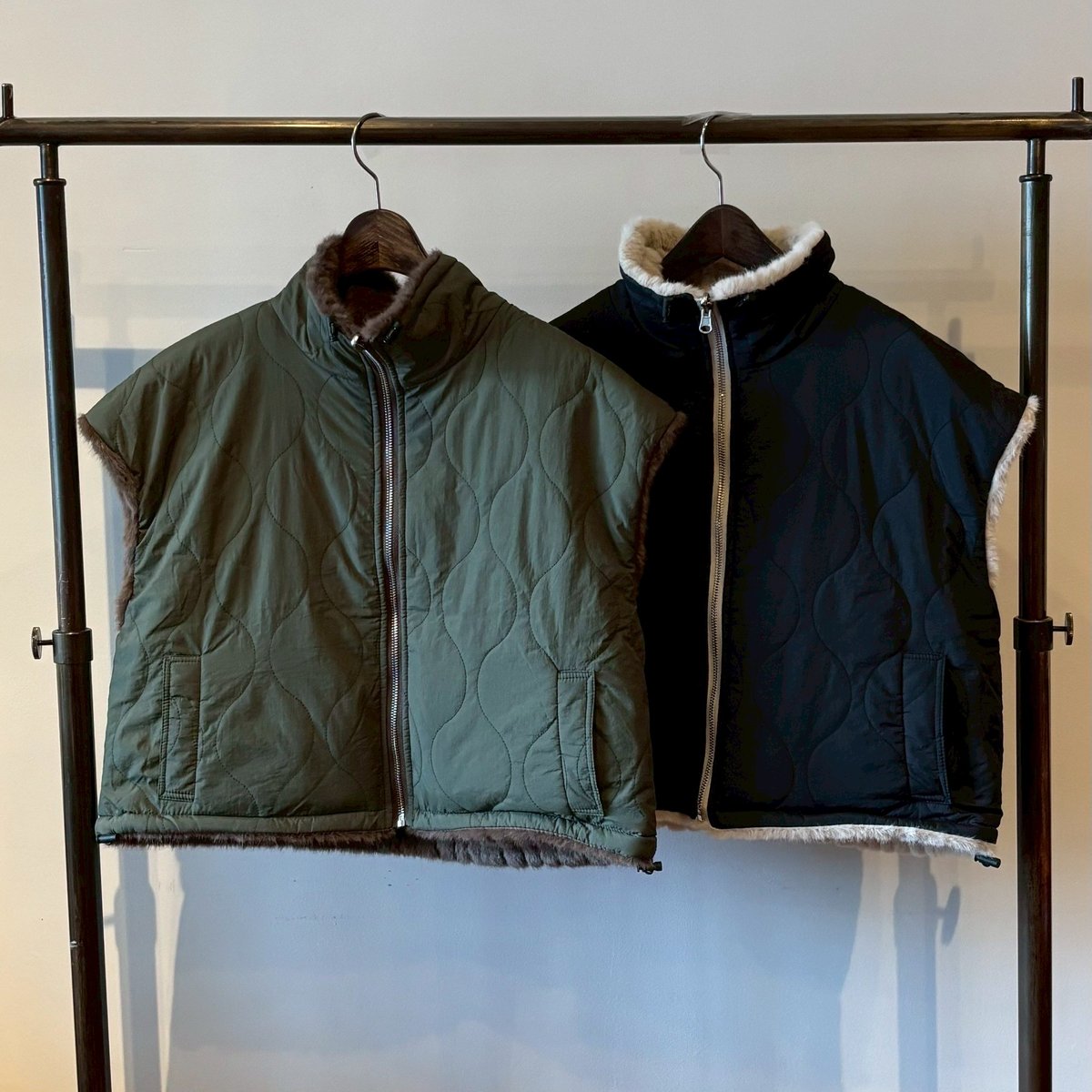 10/7ライブ② リバーシブルボアキルティングベスト (マッドコア