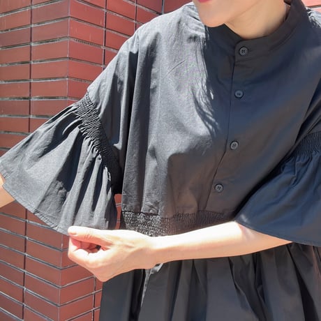 7/29ライブ③　シャーリングフレアスリーブブラウス　(ヘレンチア　H425169)