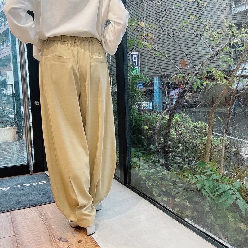 未使用 Dorothy Hendricks カジュアルパンツ オリーブグリーン 未使用 Dorothy Hendricks カジュアルパンツ オリーブグリーン