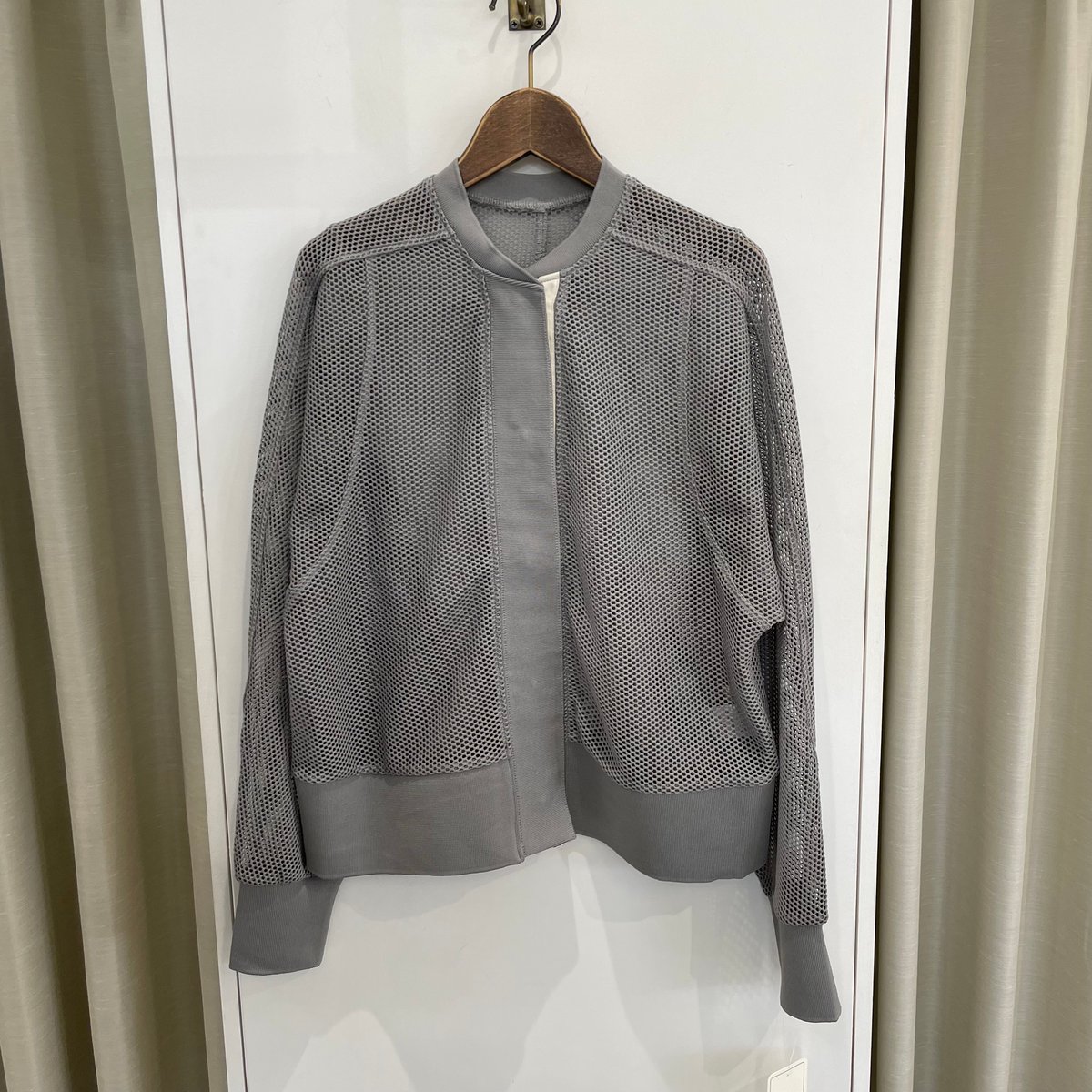 本発 英字ラインメッシュブルゾン (ピアッチェーレ P45031