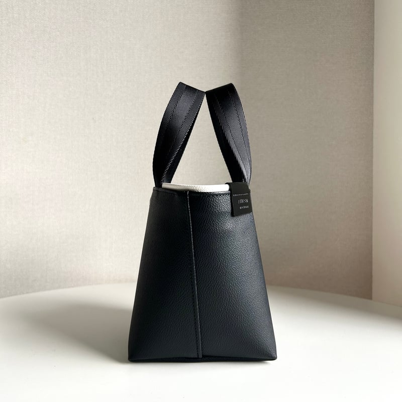 【Savannah】  美品  サバンナ  フラットマンドリン  ブラック SAVANNA HANDBAG / ハンドバッグ【Banned Apparel】 | Spider