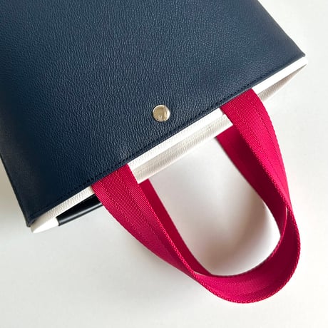 アテセンS-miniBERTHAハンドル＋ライン：オフホワイト/本体：グレージュ アテセンS-miniBERTHAハンドル＋ライン：オフホワイト/本体：グレージュ