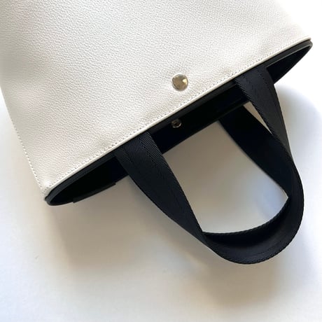 アテセンS-miniBERTHAハンドル＋ライン：オフホワイト/本体：グレージュ アテセンS-miniBERTHAハンドル＋ライン：オフホワイト/本体