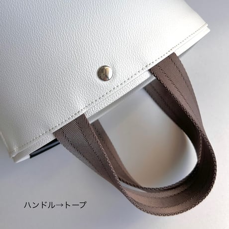 【ご希望のハンドルカラーは備考欄にご記入ください。】BERTHA 特別限定カラー (本体＋ライン:オフホワイト)