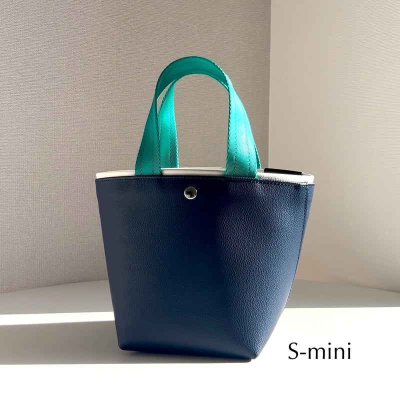 ATHE CEN ハンドバッグ BERTHA限定カラー BERTHA 特別カラー【本体：ネイビー / ライン：オフホワイト