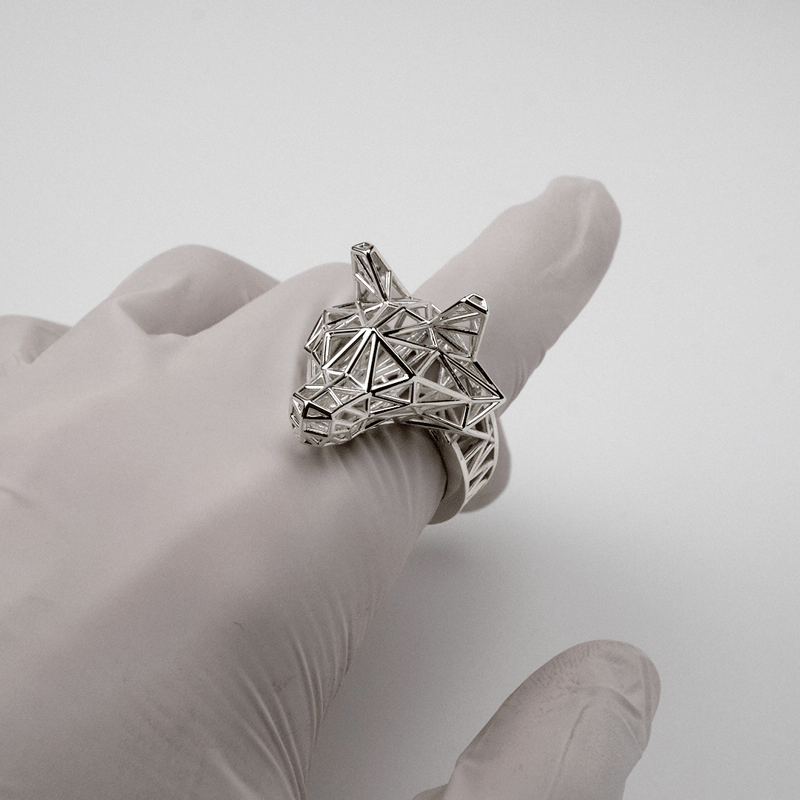 Wolf Mesh Ring | Grayscale