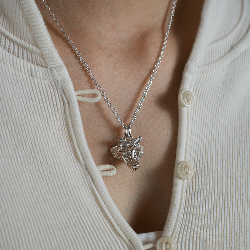 grayscale ウルフネックレス Wolf Mesh Pendant | Grayscale
