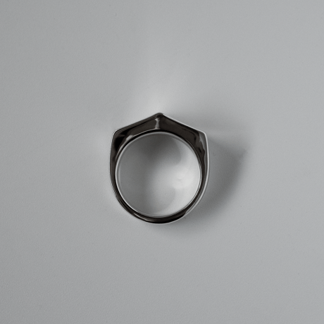 Crest Block Ring - r0029
