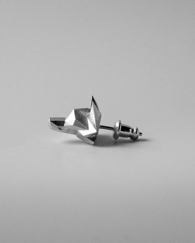 Grayscale ウルフピアス 片耳