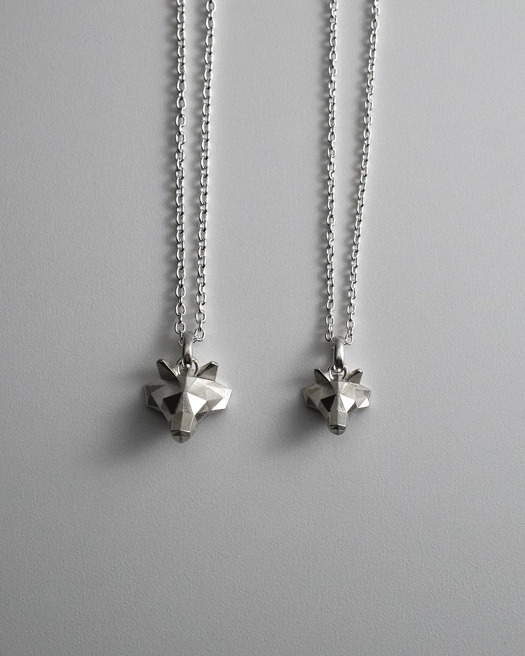 Wolf Pendant 【次回販売 7月24日(金)20時から】 | Grayscale