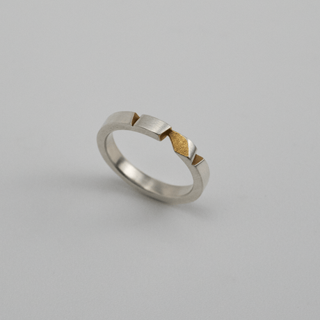 Notch Ring