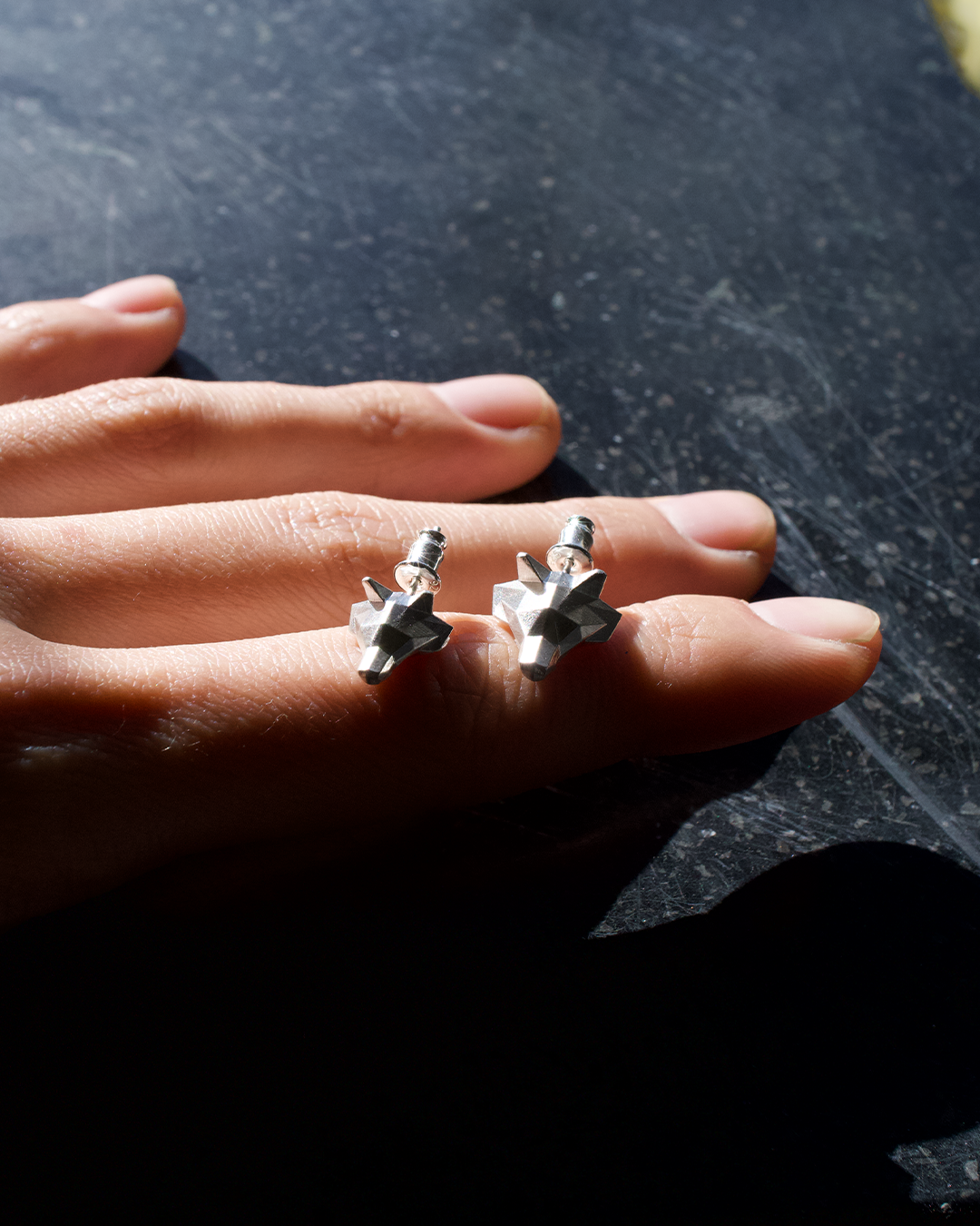 Grayscale ウルフピアス 片耳のみ p0014 [ウルフピアス] 【次回販売】4月25日(土)〜4月28日(火) | Grayscale