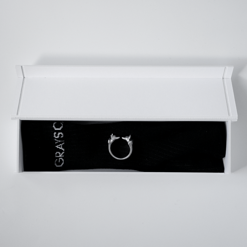 Oval Ring - r0028 | Grayscale