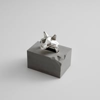 Wolf Ring Stand