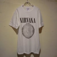 INSONNIA PROJECT NIRVANA 90S VINTAGE CIRCLE TEE