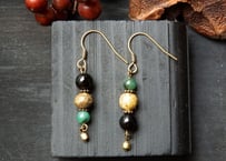 【紙の実と石ピアス】大地と己に秘める力強さと