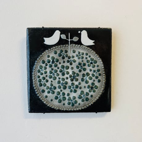【Sylvia leuchovius 】鳥と果実の陶板《Rörstrand》