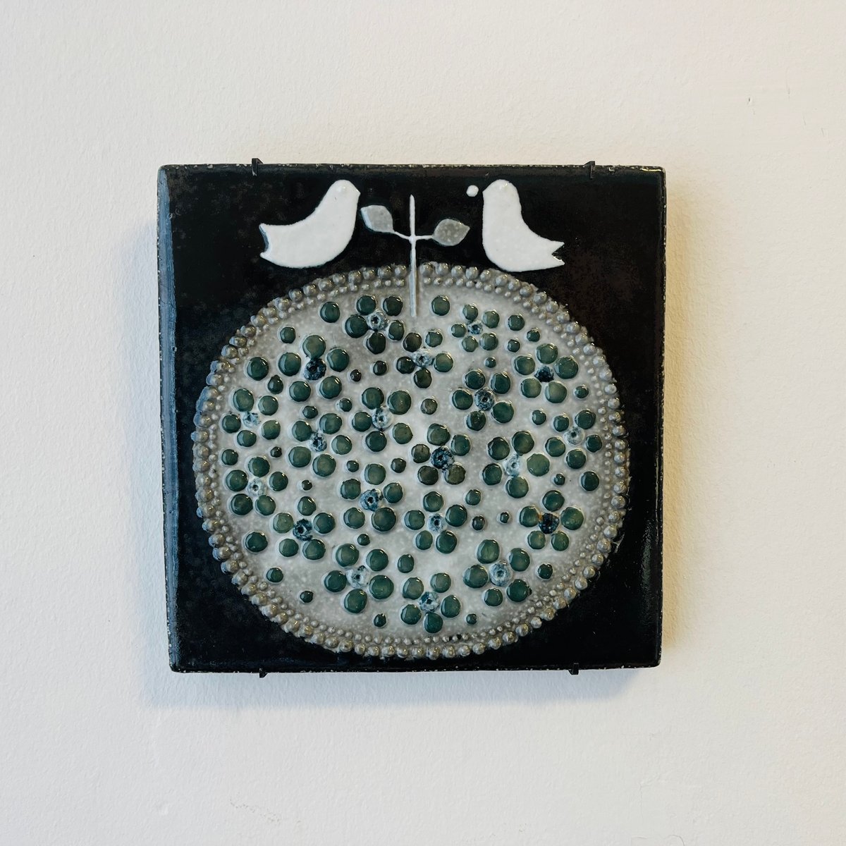 Sylvia leuchovius 】鳥と果実の陶板《Rörstrand》 | sugallery
