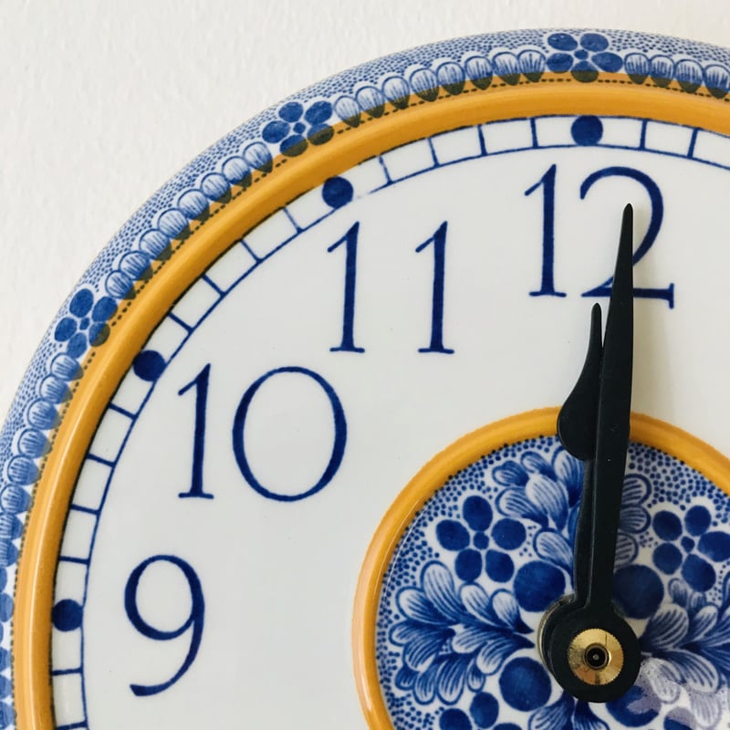 ブルー × イエロー 壁掛け時計《Rorstrand》 | sugallery