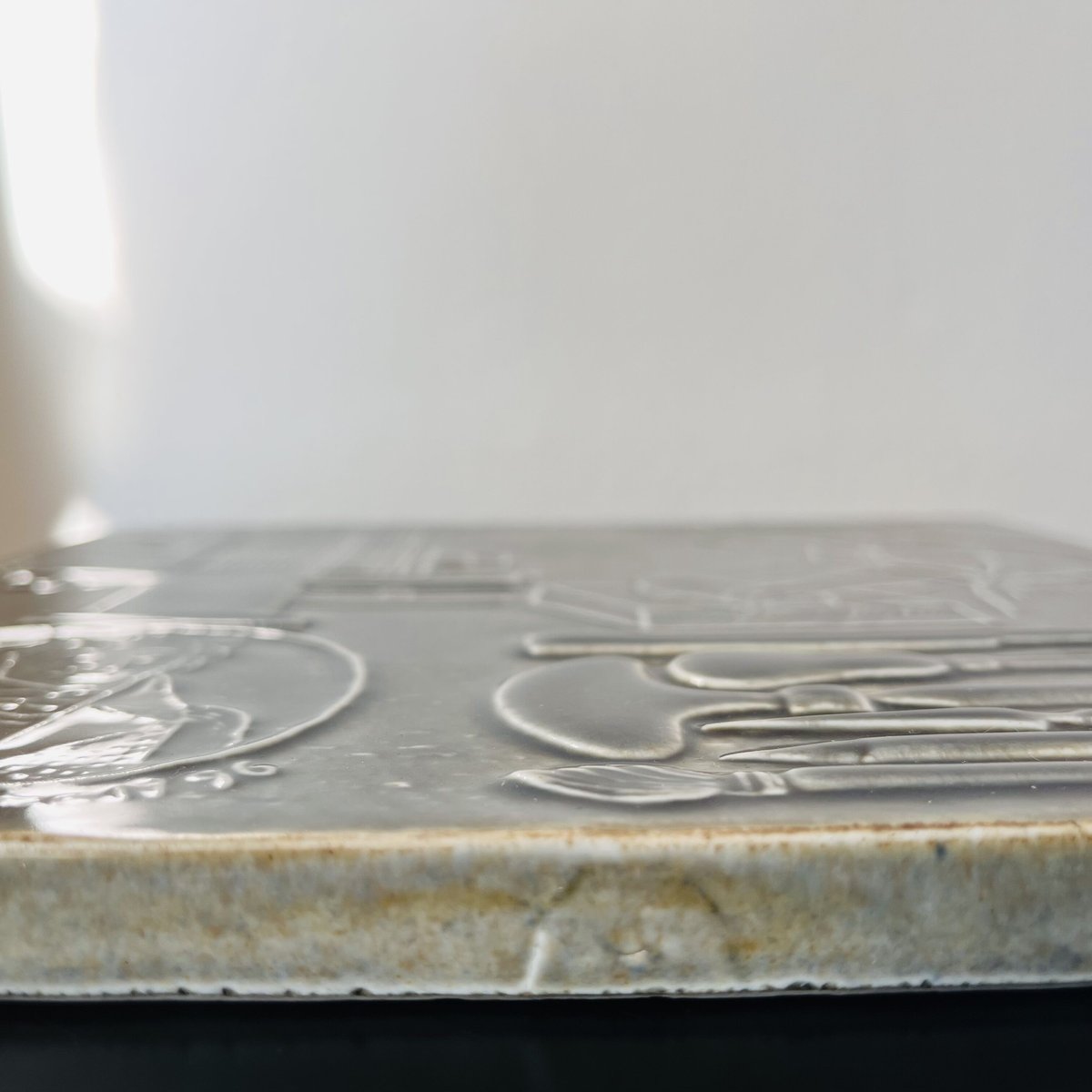 Lisa Larson / リサラーソン】リトグラフ組合の陶板《Gustavsberg》 |