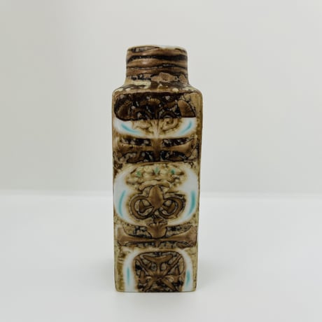 《Royal Copenhagen》  Baca フラワーベース　ミニ　ブラウン　【Nils Thorsson】