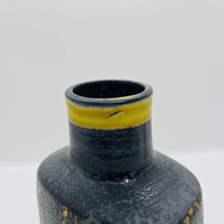 《Royal Copenhagen》  Baca イエロー×ブラック　フラワーベース　【Nils Thorsson】