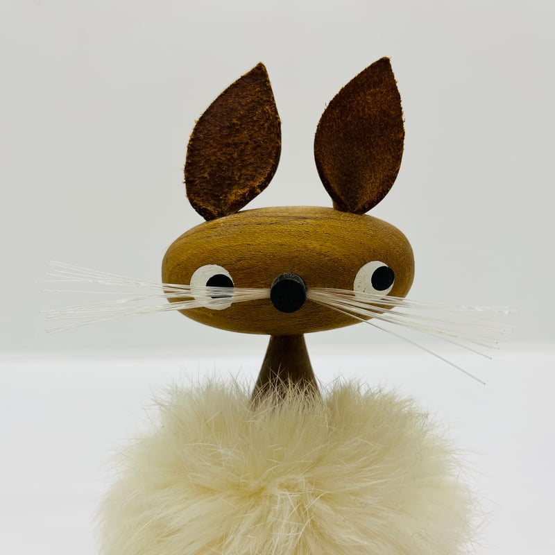 * vintage rabbit ୨୧ * 北欧チークの ウサギさん チークのうさぎさん ホワイト | sugallery