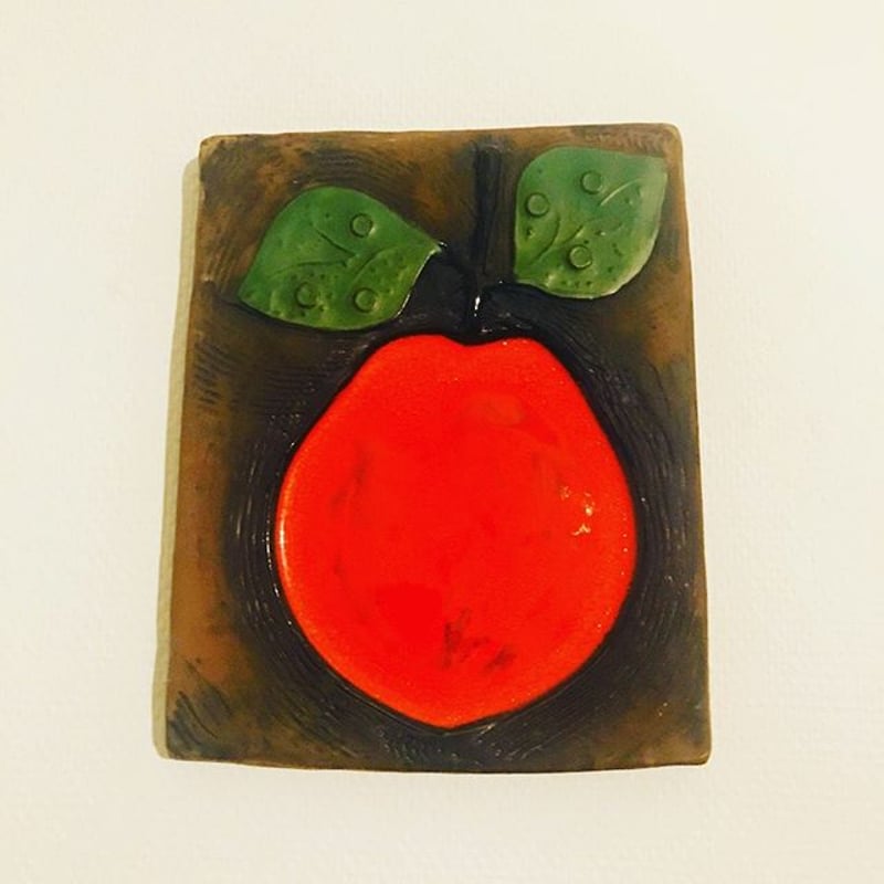 Ester Wallin】りんごの陶板《Upsala Ekeby》 | sugallery Ester Wallin】りんごの陶板《Upsala Ekeby》 | sugallery