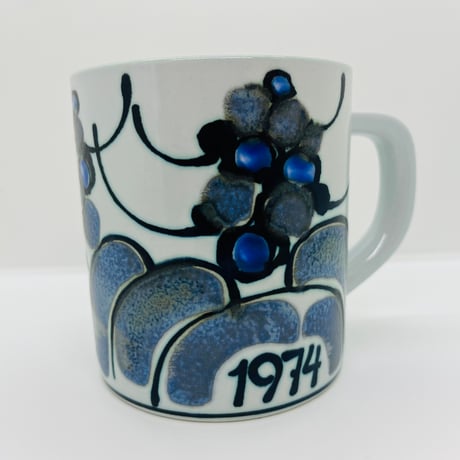 《Royal Copenhagen》  イヤーマグ　Lサイズ　1974年