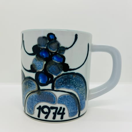 《Royal Copenhagen》  イヤーマグ　Lサイズ　1974年