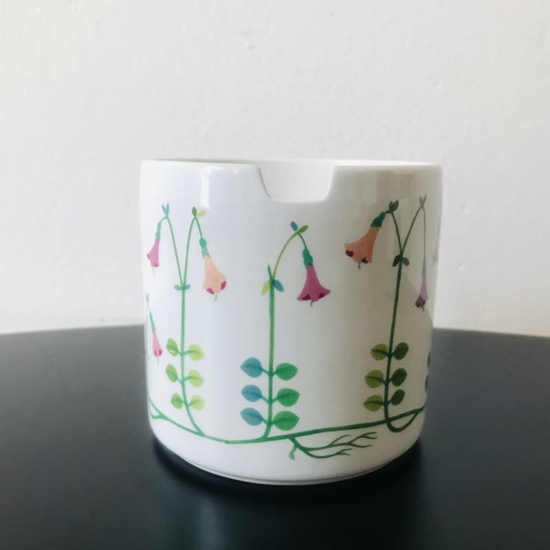 Linnea リネア ティーカップとソーサー② グスタフスベリ 紅く