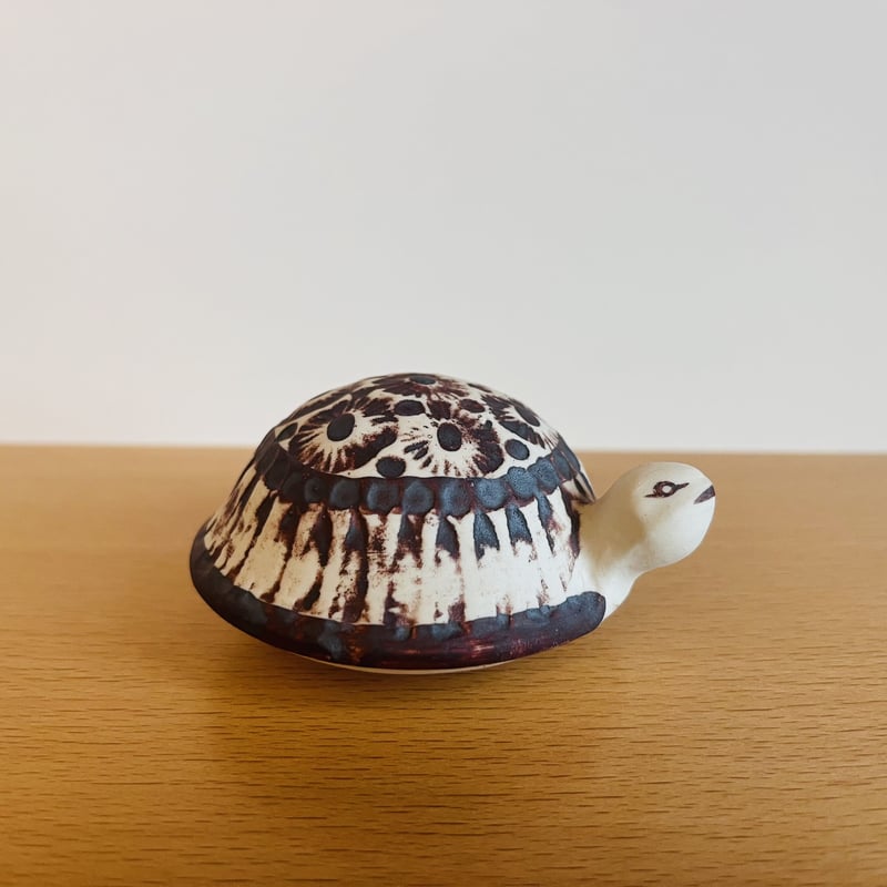 Lisa Larson / リサラーソン】小さな切れ長の目のカメ Lisa Larson / リサラーソン】小さな切れ長の目のカメ