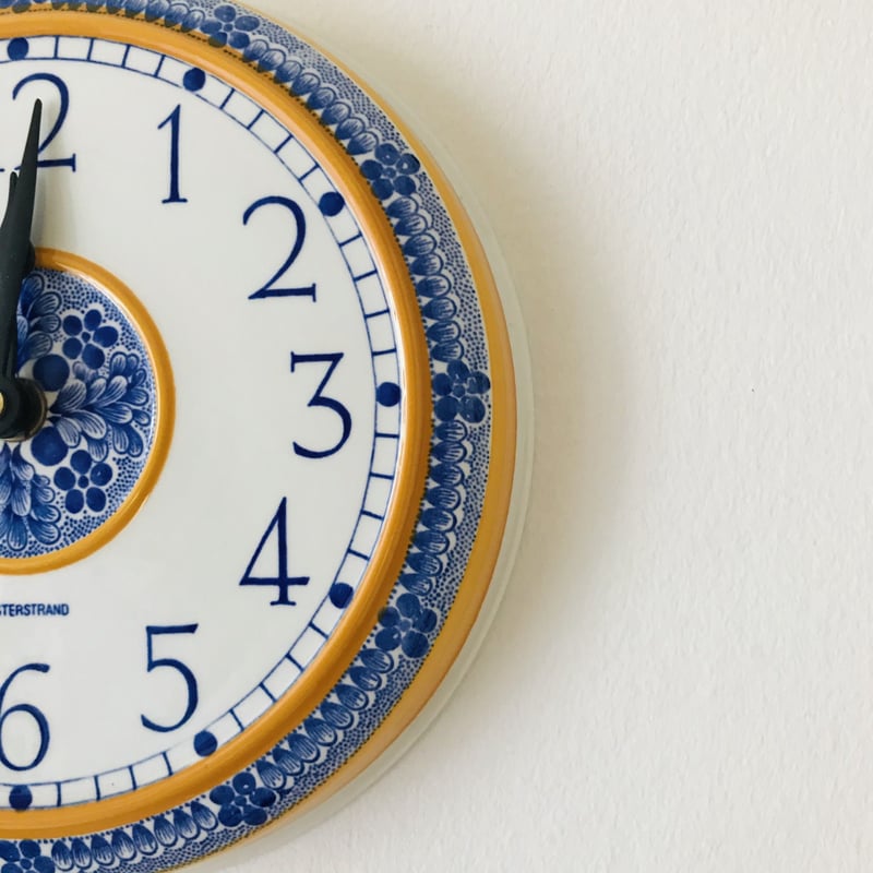 ブルー × イエロー 壁掛け時計《Rorstrand》 | sugallery