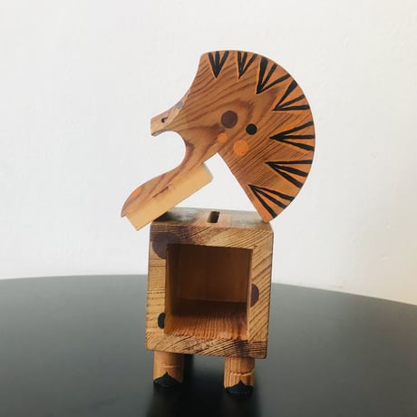 木製　馬の貯金箱