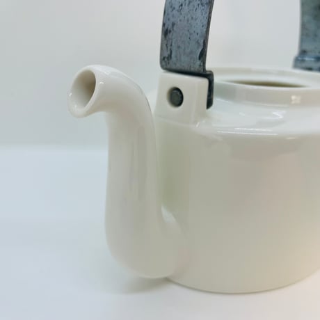 【Signe Persson-Melin/シグネペーションメリン】ティーポット　ホワイト　大《Design House Stockholm》
