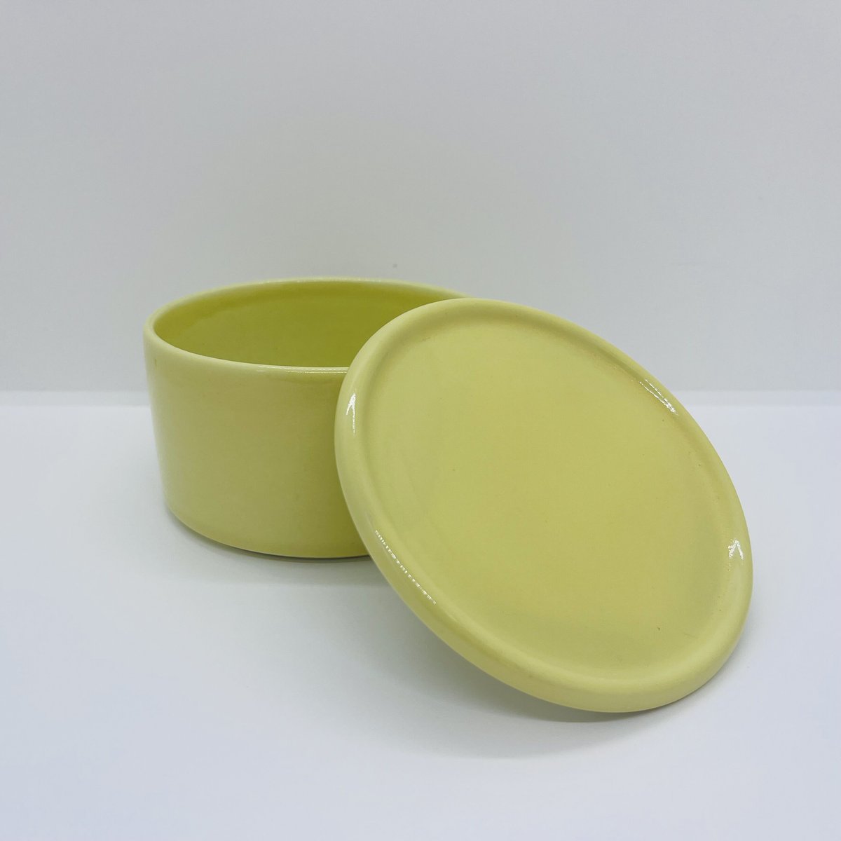 ARABIA TEEMA ロングプラター 30cm 廃盤イエロー　希少 Iittala Teema 黄色 コーヒーカップ 150 ml, ユーズド | Astialiisa Online