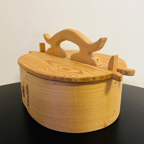 Knäppask  蓋付の木箱
